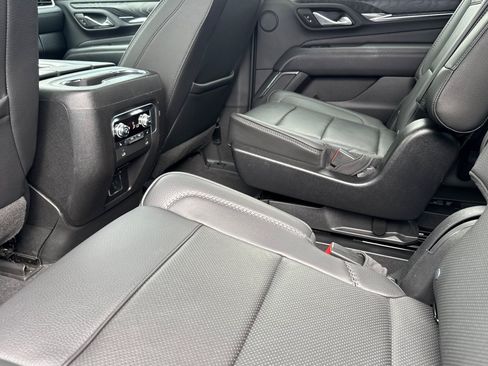 Used 2022 GMC Yukon XL Denali AWD/4WD image 12