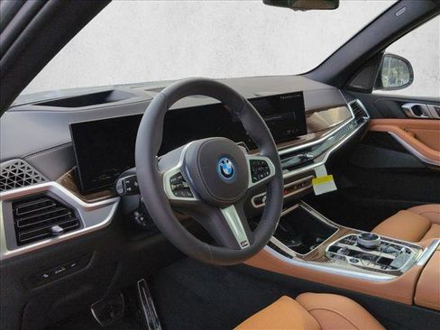 New 2026 BMW X5 xDrive50e w/ Executive Package image 3