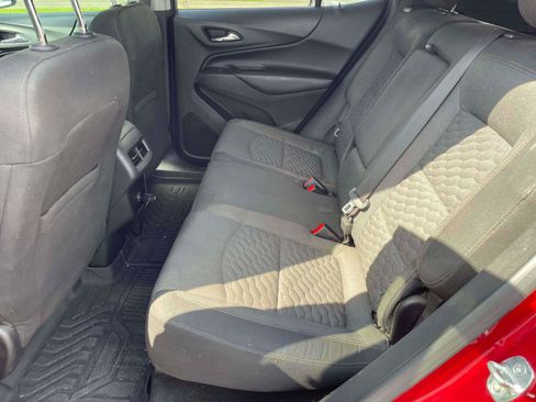 Used 2018 Chevrolet Equinox LT FWD image 14
