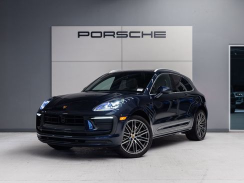 Certified 2023 Porsche Macan AWD/4WD image 1