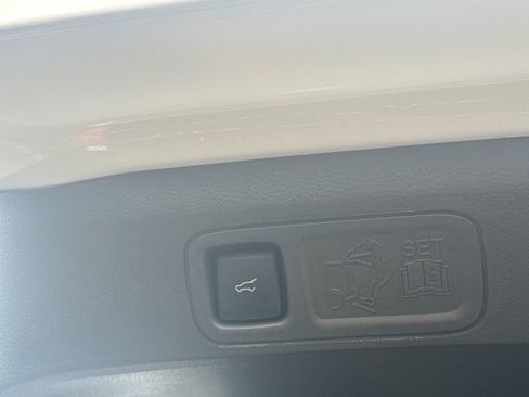 Used 2020 Ford Expedition XLT w/ Equipment Group 202A image 30