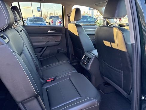 Used 2021 Volkswagen Atlas SE image 12