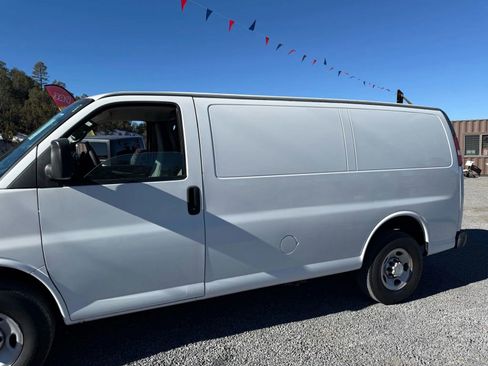 Used 2014 Chevrolet Express 2500 image 6
