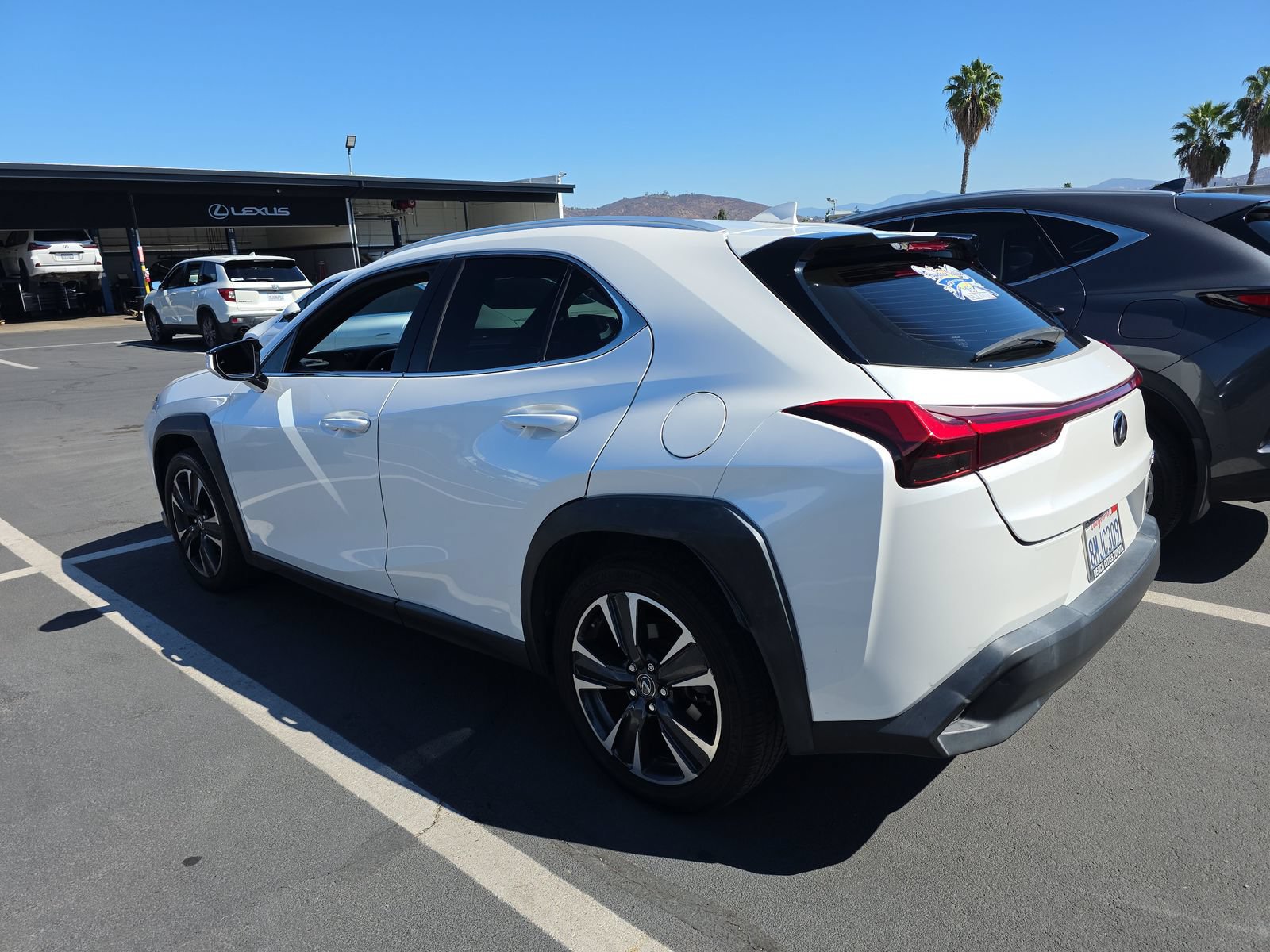 Used 2019 Lexus UX 200 w/ Premium Package FWD image 6