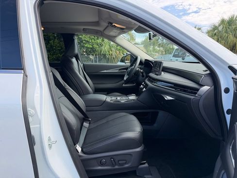 Used 2026 INFINITI QX60 Luxe w/ Cargo Package FWD image 17
