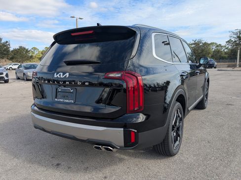 New 2025 Kia Telluride S image 5