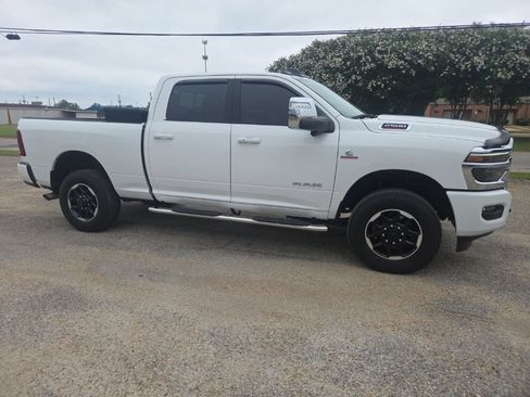 Used 2025 RAM 2500 Laramie AWD/4WD image 11