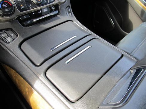 Used 2017 GMC Yukon Denali image 65