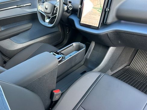 New 2026 Volvo EX30 Plus w/ Protection Package Premier image 15