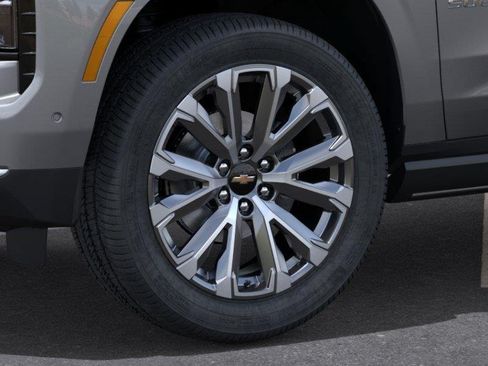 New 2026 Chevrolet Suburban High Country AWD/4WD image 9
