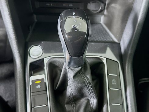 Used 2024 Volkswagen Tiguan Wolfsburg Edition image 24