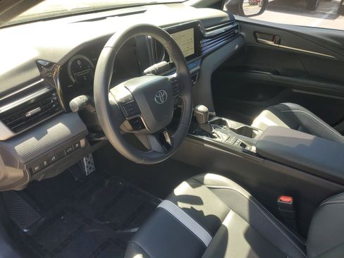 Used 2025 Toyota Camry SE image 16