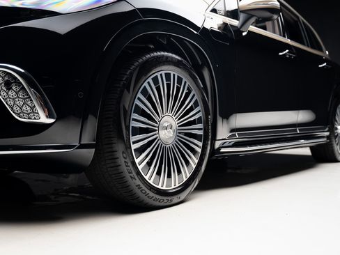 Used 2024 Mercedes-Benz Maybach EQS 680 4MATIC image 77