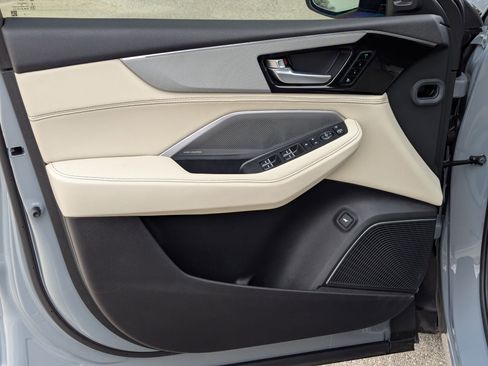 Used 2025 Acura MDX A-Spec image 11