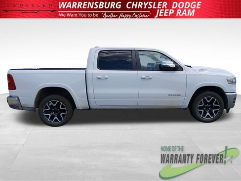 Used 2025 RAM 1500 Laramie AWD/4WD image 3