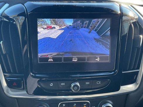 Used 2022 Chevrolet Traverse LT image 23