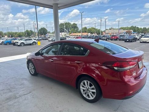 Used 2017 Kia Forte S w/ S Technology Package FWD image 4