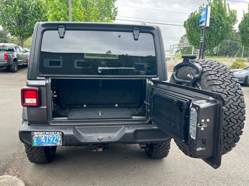 Used 2018 Jeep Wrangler Sport AWD/4WD image 7