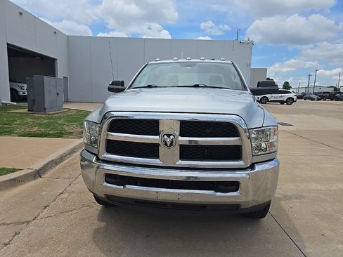 Used 2018 RAM 2500 Tradesman w/ Chrome Appearance Group AWD/4WD image 2