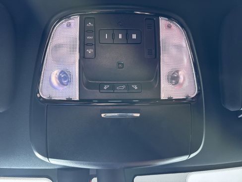 Used 2021 Dodge Durango SRT w/ Technology Group image 33