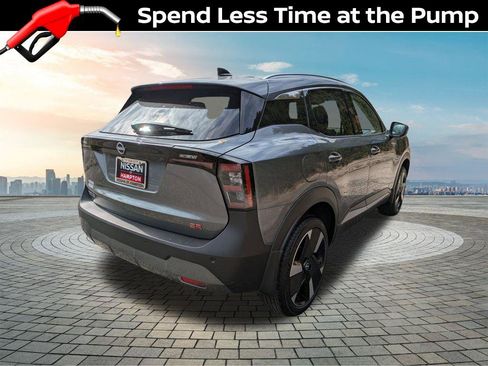 New 2026 Nissan Kicks SR FWD image 4