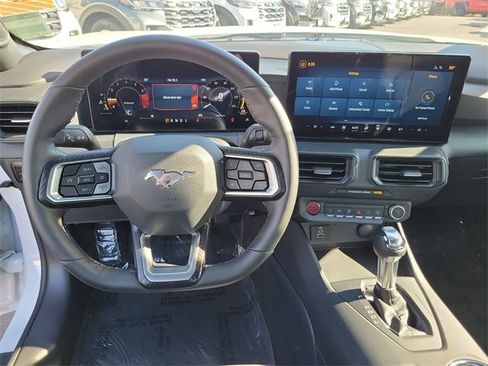 Used 2025 Ford Mustang Coupe image 4