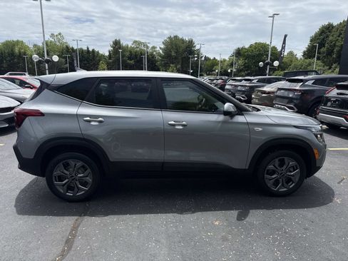 Used 2024 Kia Seltos LX AWD/4WD image 10