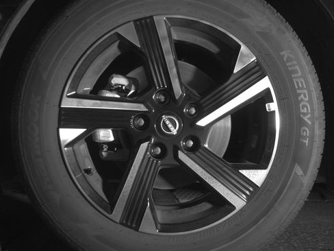 Used 2025 Nissan Sentra SV image 12