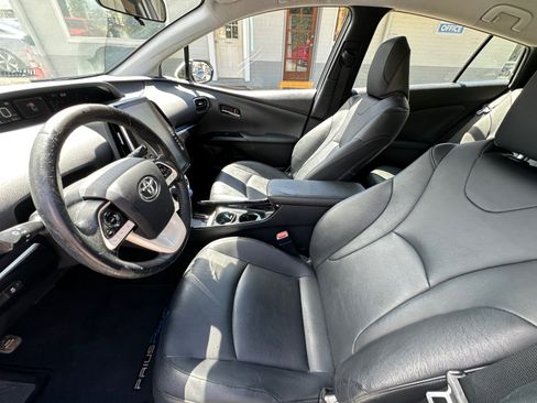 Used 2017 Toyota Prius Prime FWD image 9