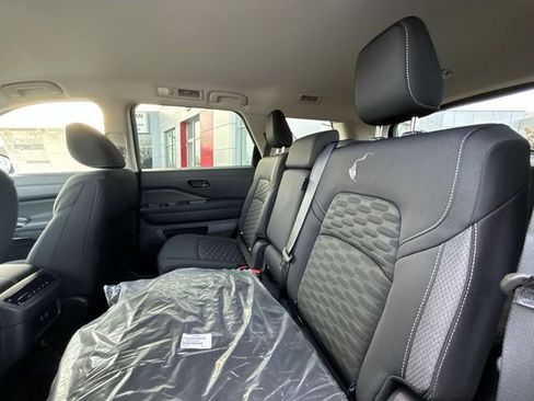 Certified 2025 Nissan Pathfinder SV AWD/4WD image 13