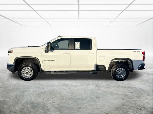 Used 2025 Chevrolet Silverado 2500 LT w/ Convenience Package image 7