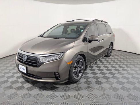 Used 2022 Honda Odyssey Elite image 4