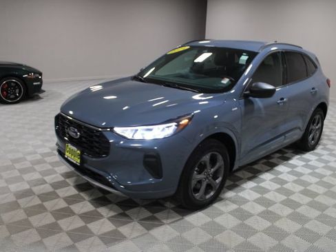 Used 2024 Ford Escape ST-Line w/ Tech Pack #1 AWD/4WD image 7