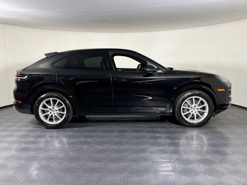 Certified 2024 Porsche Cayenne Coupe AWD/4WD image 8