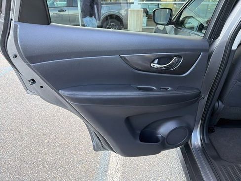 Used 2019 Nissan Rogue S w/ Special Edition Package image 4