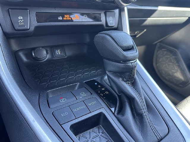 Certified 2025 Toyota RAV4 XLE w/ Convenience Package FWD image 32
