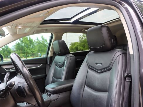 Used 2019 Cadillac XT5 Premium Luxury w/ Driver Assist Package FWD image 15