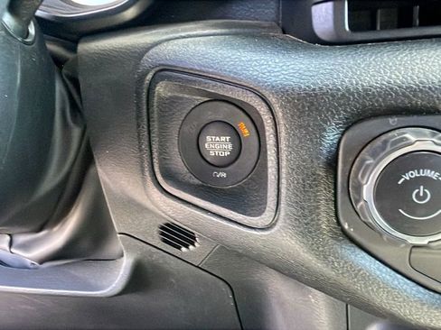 Used 2024 Jeep Wrangler Unlimited w/ Convenience Group image 20