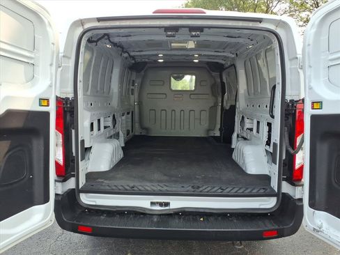Used 2023 Ford Transit 250 Low Roof AWD image 26