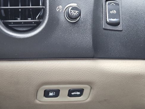 Used 2005 Chevrolet Corvette Convertible w/ Preferred Equipment Group image 20