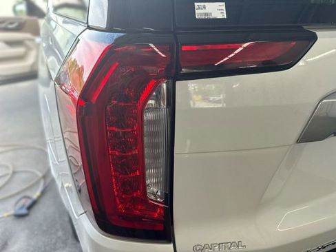 Used 2023 GMC Yukon XL Denali w/ Denali Reserve Package AWD/4WD image 28