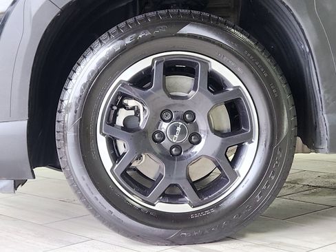 Used 2025 Honda Pilot EX-L image 9