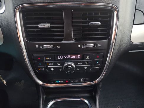 Used 2019 Dodge Grand Caravan GT image 4