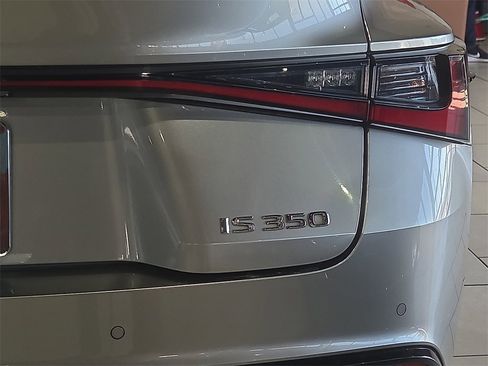 Used 2023 Lexus IS 350 F Sport image 10