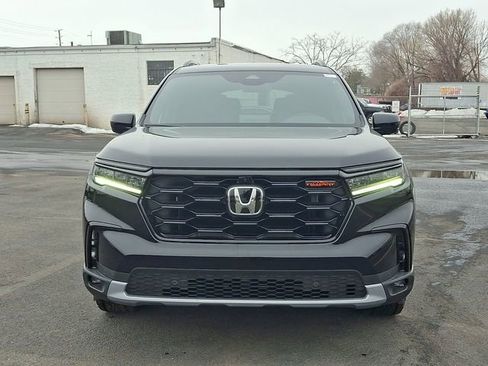Certified 2025 Honda Pilot TrailSport image 2