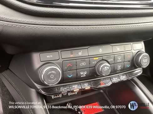 Used 2021 Dodge Durango SXT image 16