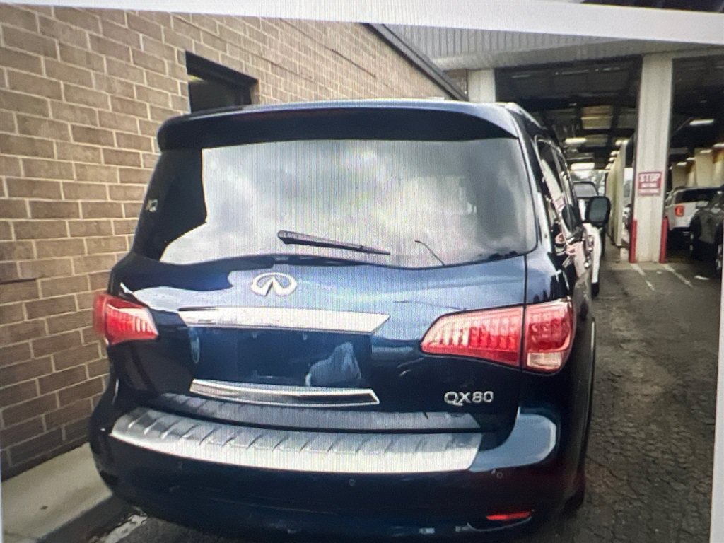 Used 2015 INFINITI QX80 4WD w/ All Season Package image 4