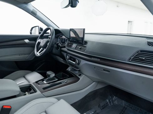 Used 2024 Audi Q5 e Premium Plus image 26