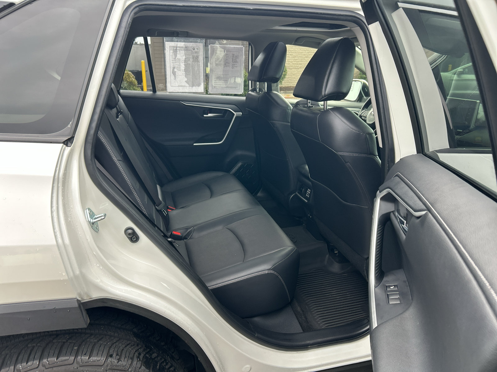 Used 2019 Toyota RAV4 Limited w/ Cold Weather Package AWD/4WD image 27