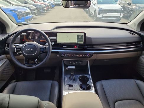 New 2026 Kia Carnival FWD image 17